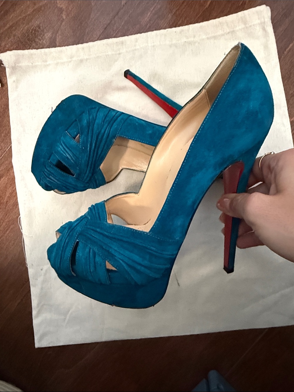 Shoes - Picture 3 of 6